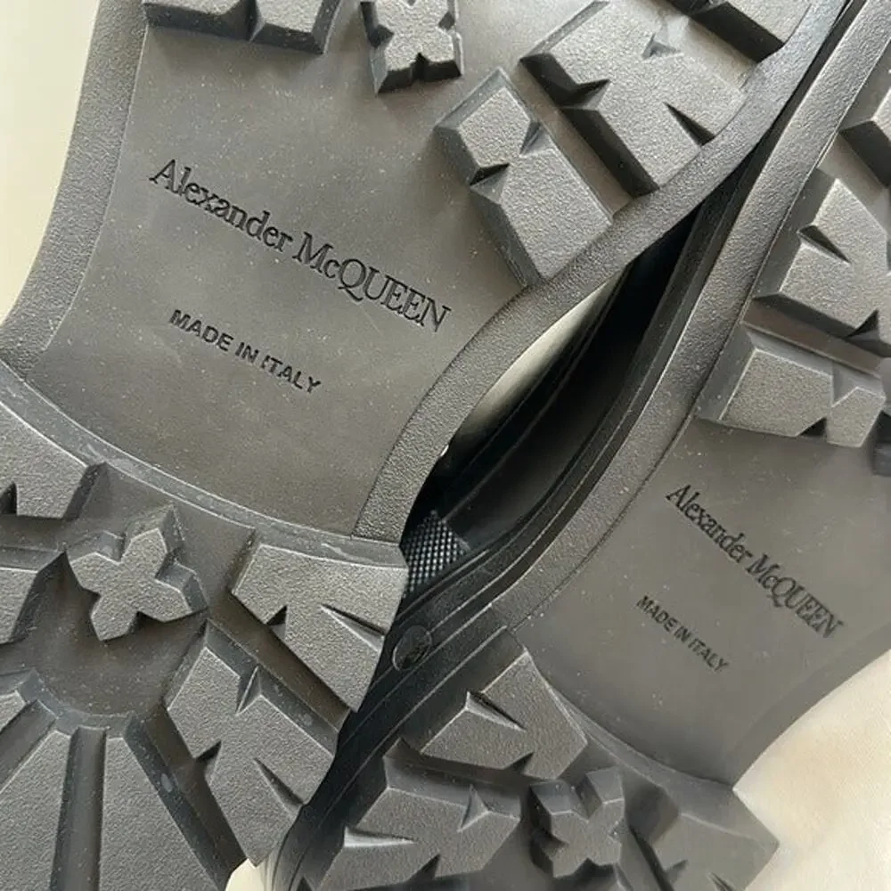 Alexander McQueen alexander mcqueen